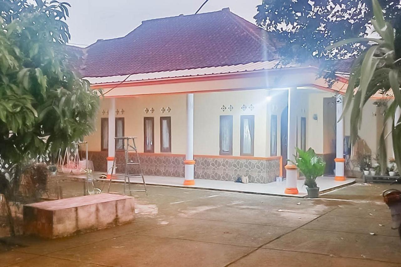Homestay Bukit Pamoyanan 2 Redpartner Bukanagara Exterior photo
